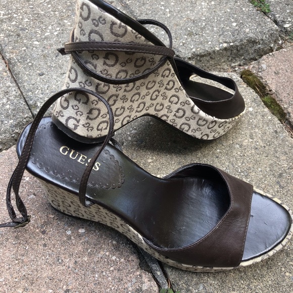 SALE! βοΈ GUESS brown leather platform wedges π - Picture 2 of 12